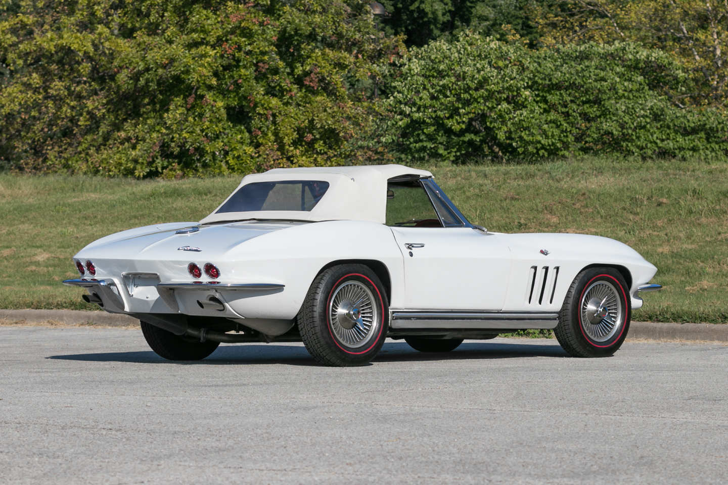 1st Image of a 1965 CHEVROLET CORVETTE