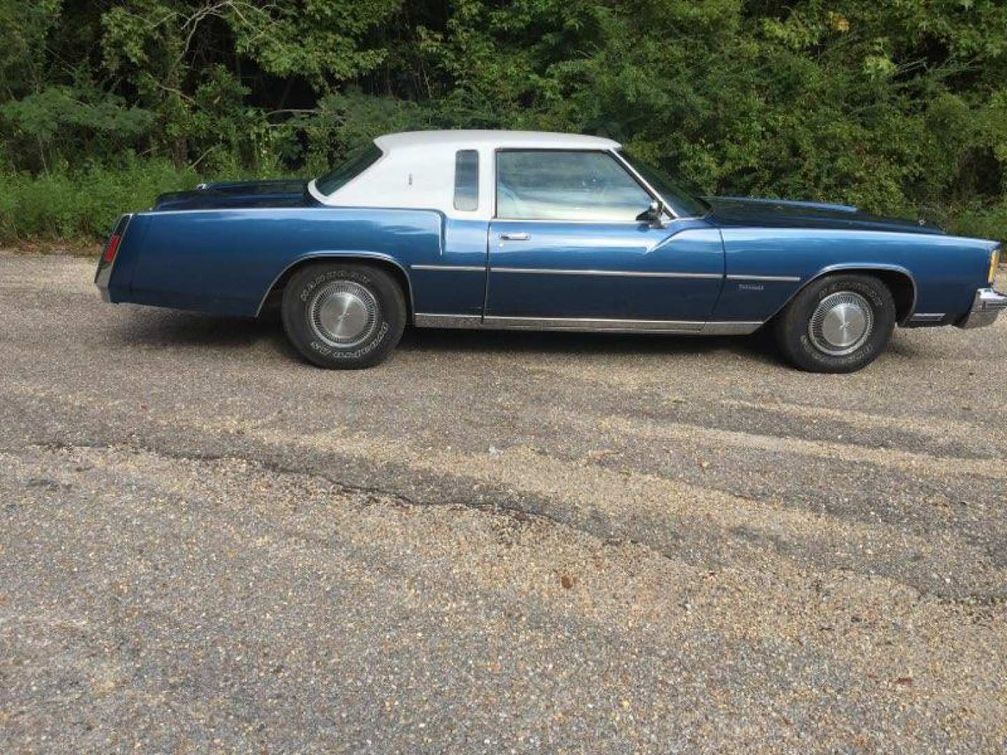 2nd Image of a 1976 OLDSMOBILE TORANDO