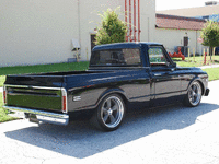 Image 3 of 12 of a 1972 CHEVROLET C10