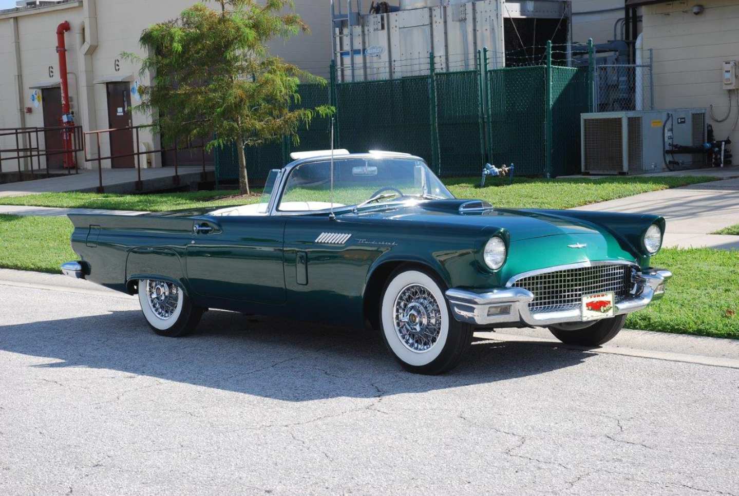 1st Image of a 1957 FORD THUNDERBIRD