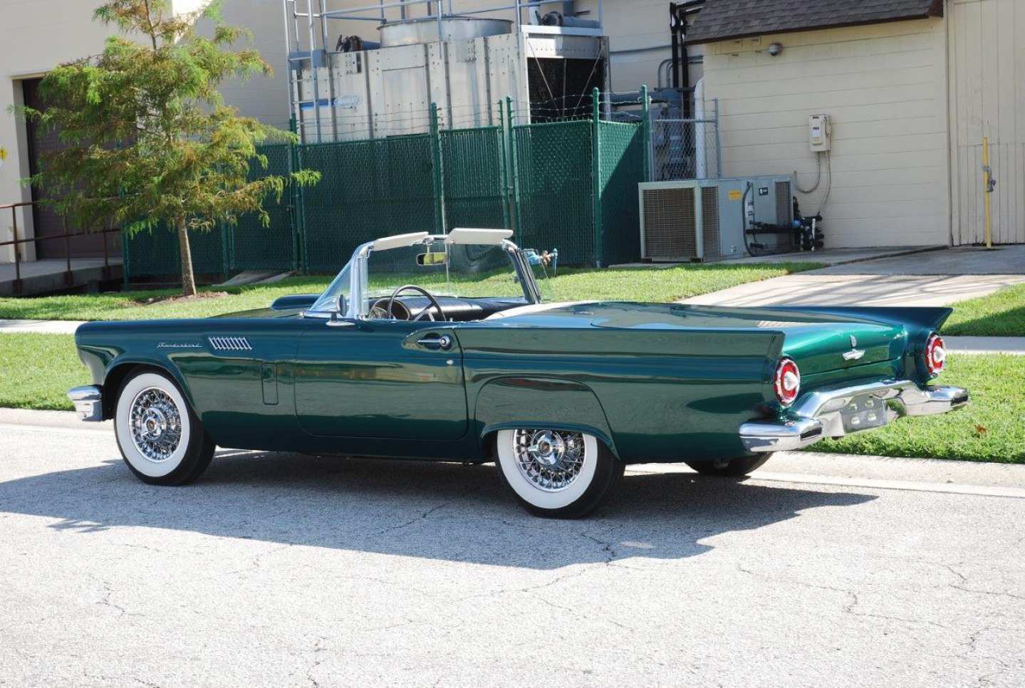 3rd Image of a 1957 FORD THUNDERBIRD