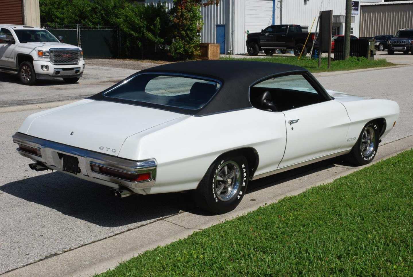 2nd Image of a 1970 PONTIAC GTO