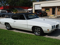 Image 2 of 12 of a 1970 PONTIAC GTO