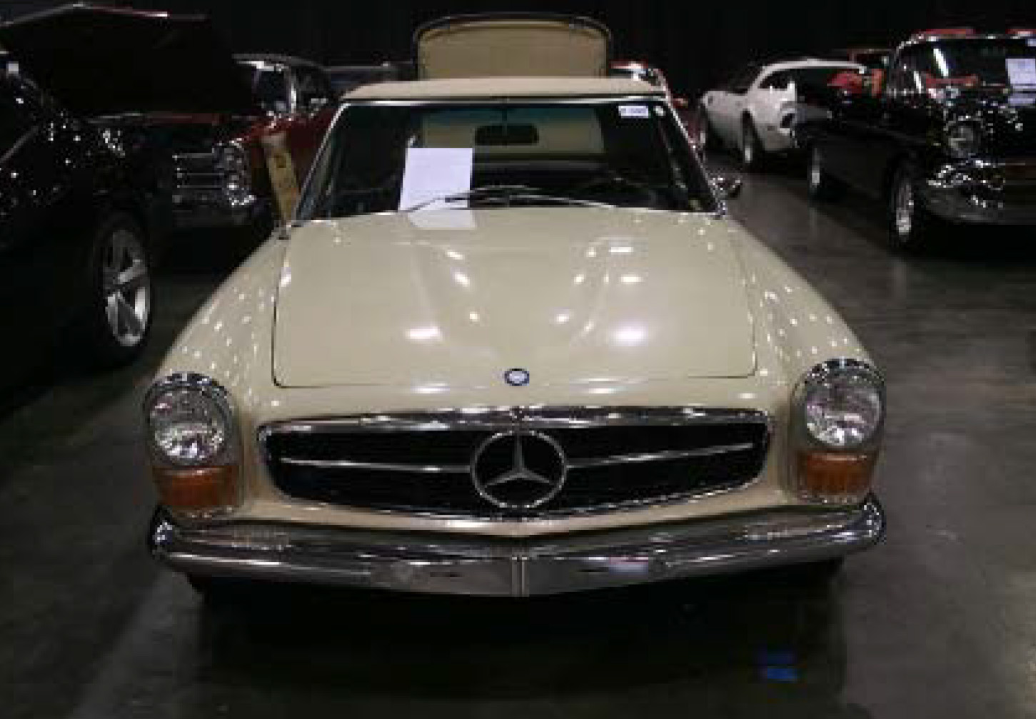 5th Image of a 1970 MERCEDES 280 SL PAGODA W113