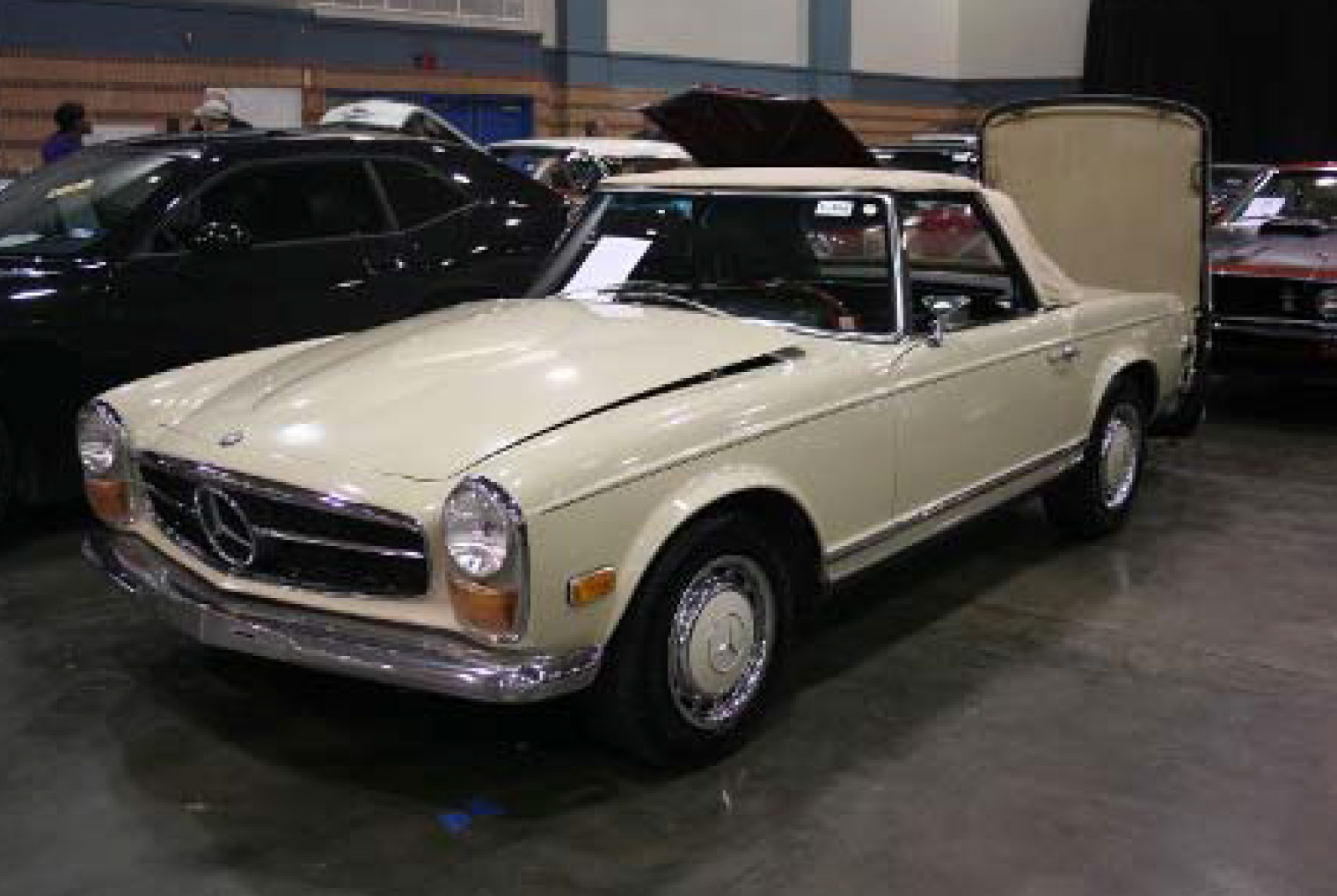 6th Image of a 1970 MERCEDES 280 SL PAGODA W113