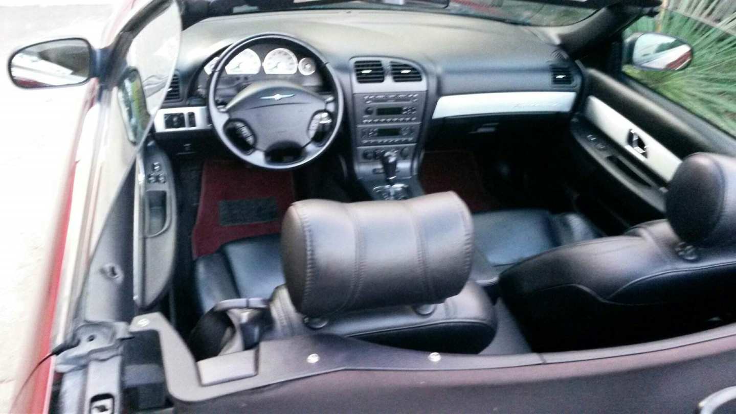 2nd Image of a 2004 FORD THUNDERBIRD