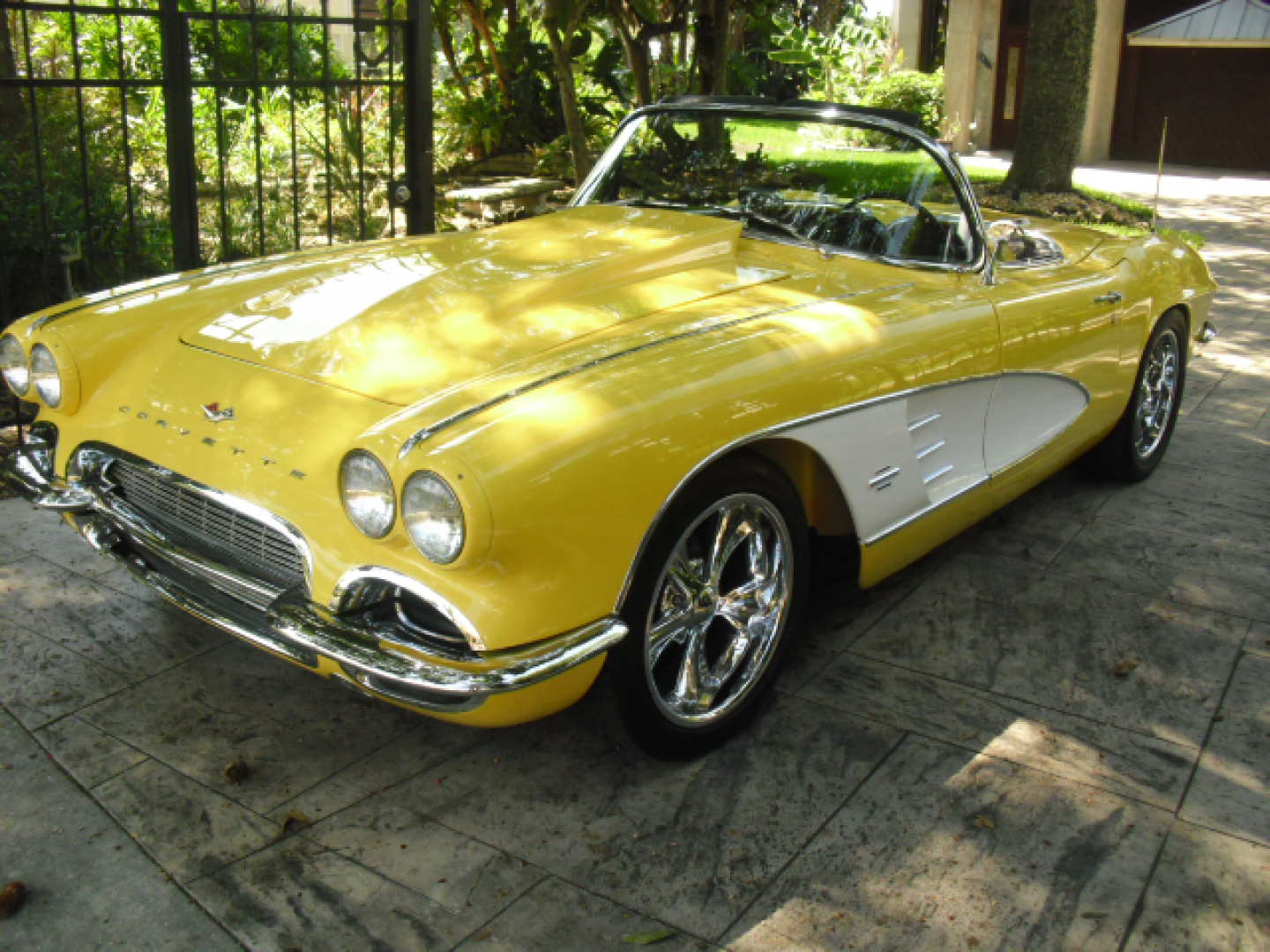 0th Image of a 1961 CHEVROLET CORVETTE