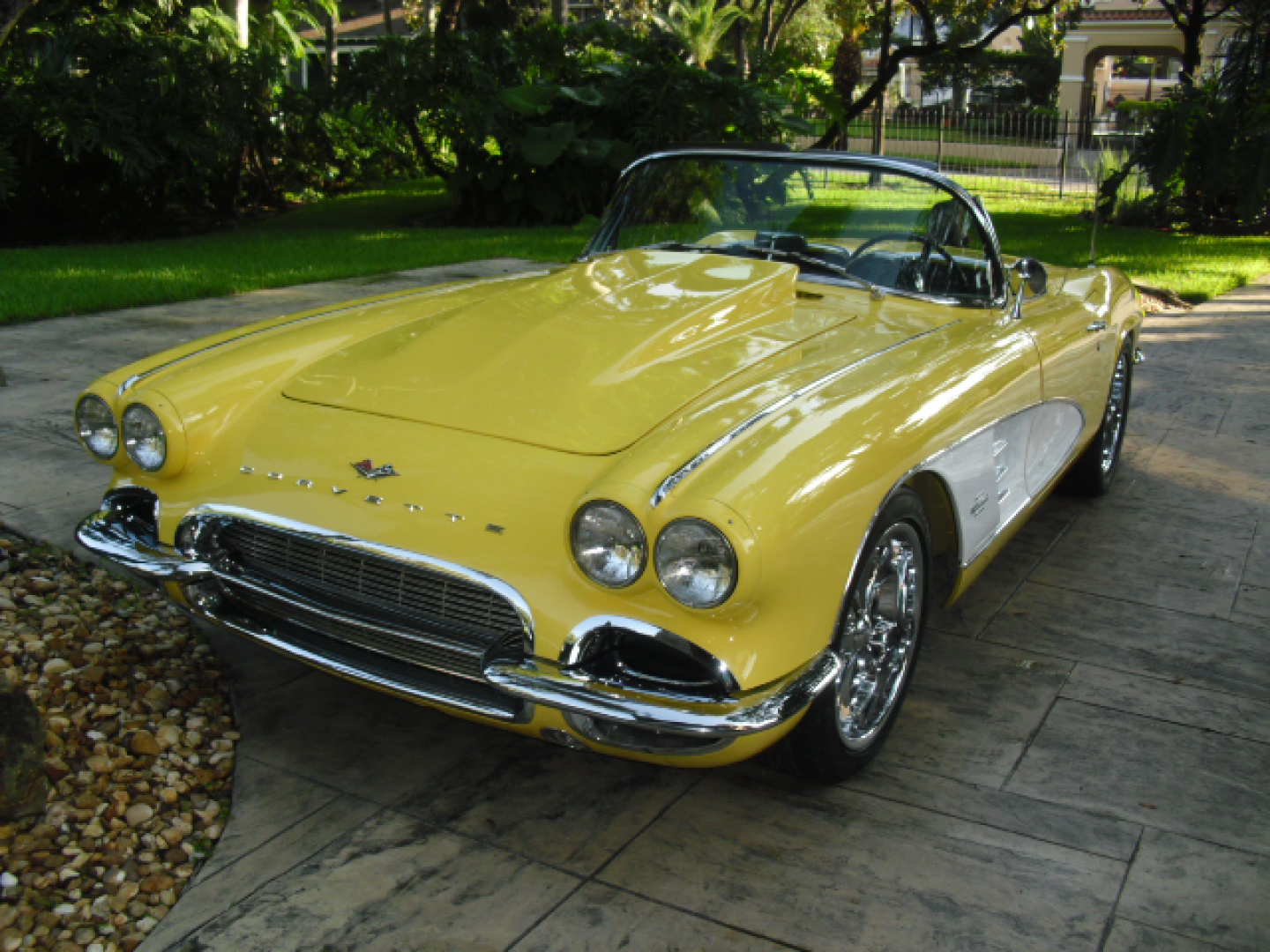 7th Image of a 1961 CHEVROLET CORVETTE