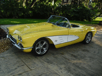 Image 6 of 12 of a 1961 CHEVROLET CORVETTE