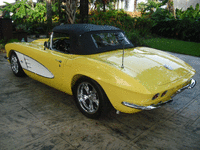 Image 11 of 12 of a 1961 CHEVROLET CORVETTE