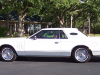 Image 8 of 11 of a 1977 LINCOLN CONTINENTAL MARK V
