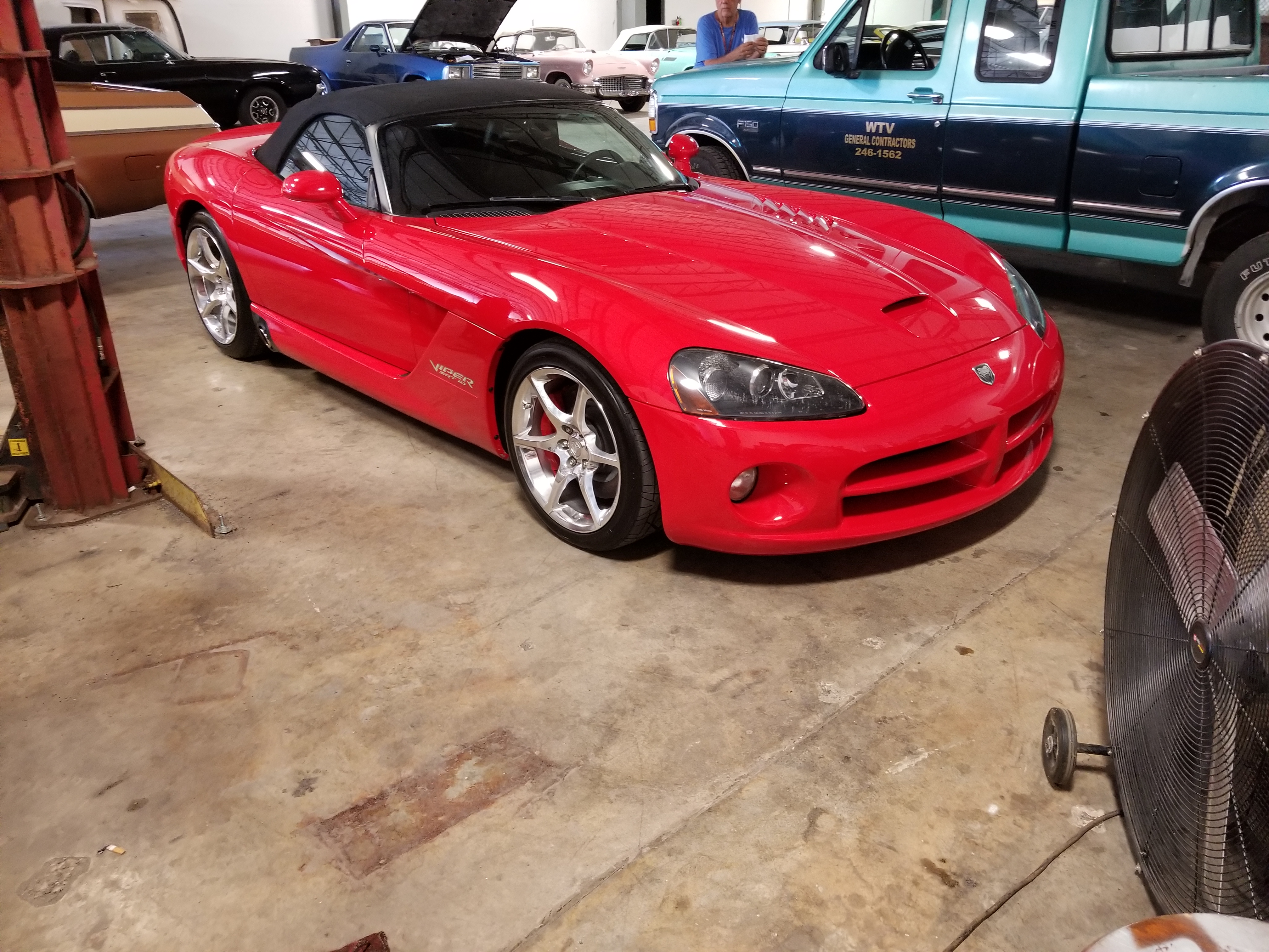 1st Image of a 2004 DODGE VIPER