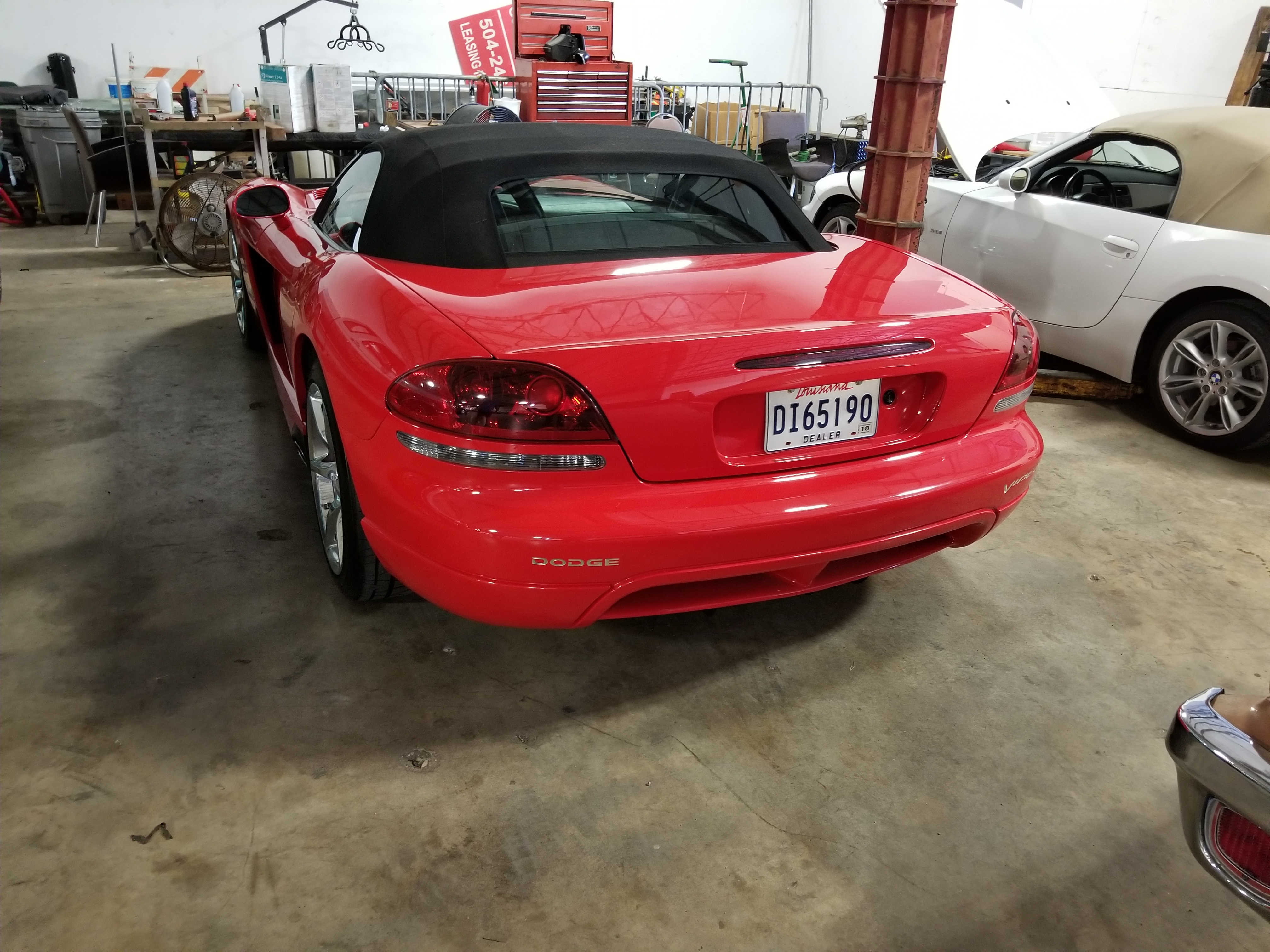 2nd Image of a 2004 DODGE VIPER