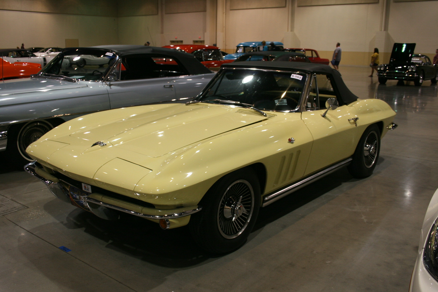 1st Image of a 1965 CHEVROLET CORVETTE