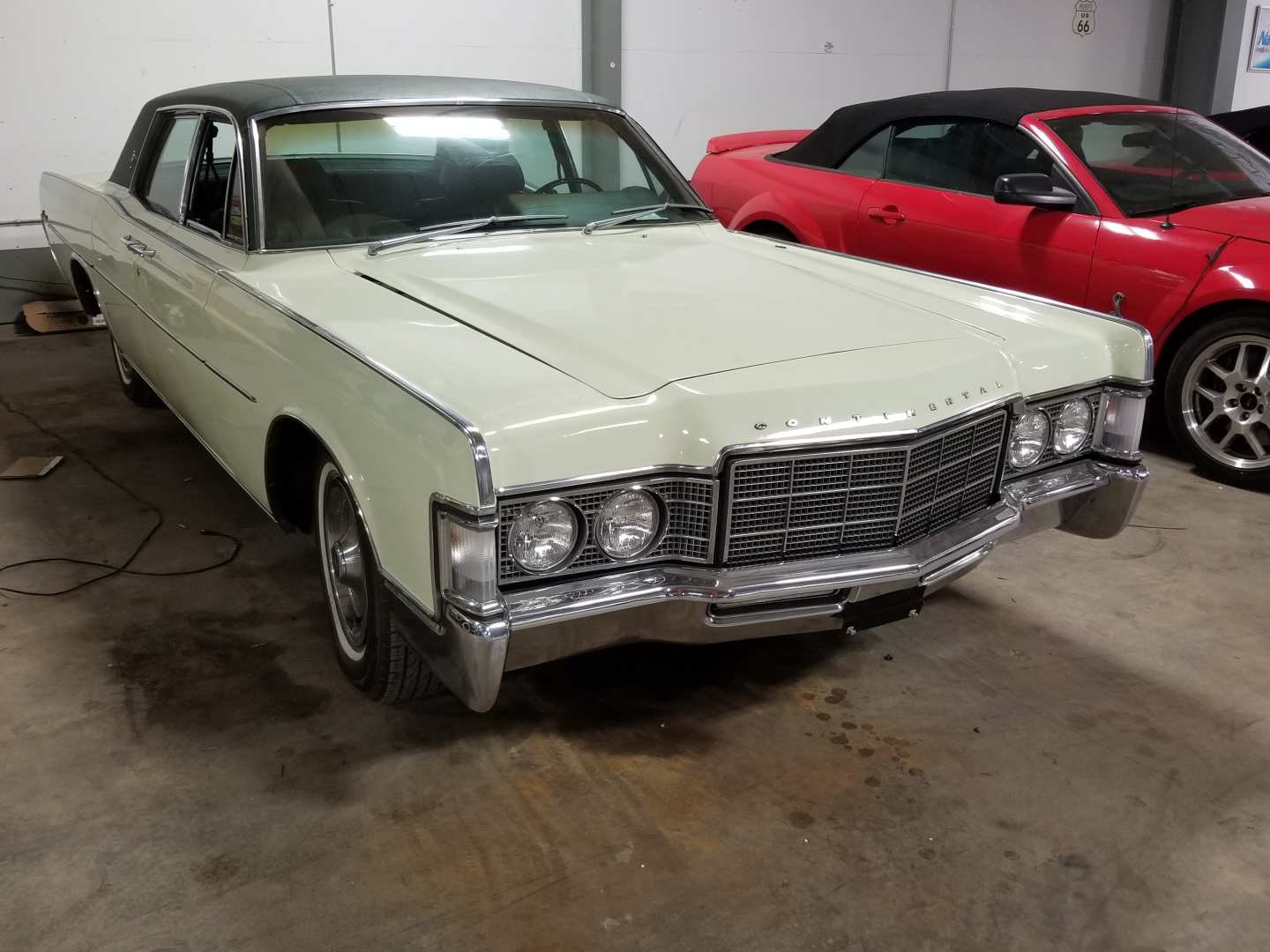 1st Image of a 1969 LINCOLN CONTINENTAL