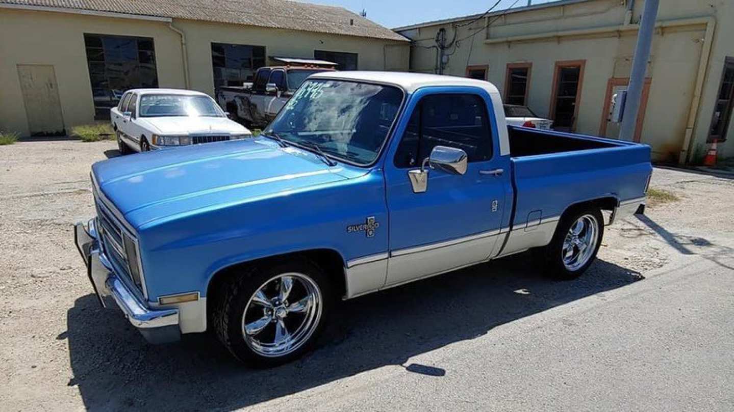 1st Image of a 1982 CHEVROLET C-10