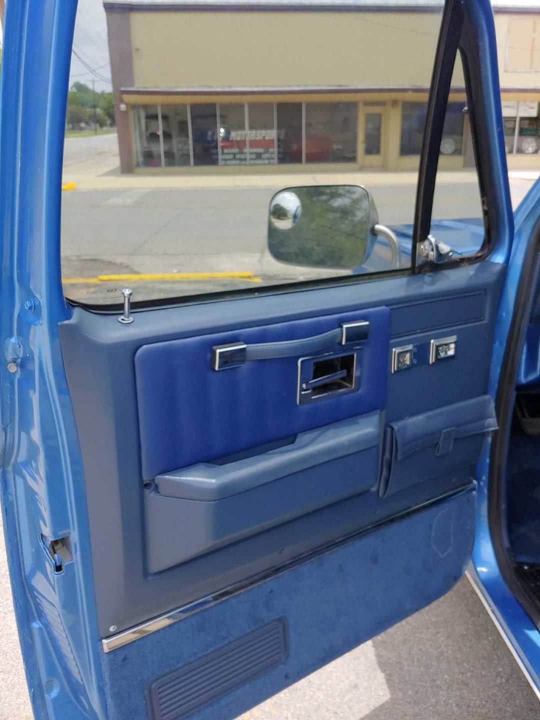 5th Image of a 1982 CHEVROLET C-10