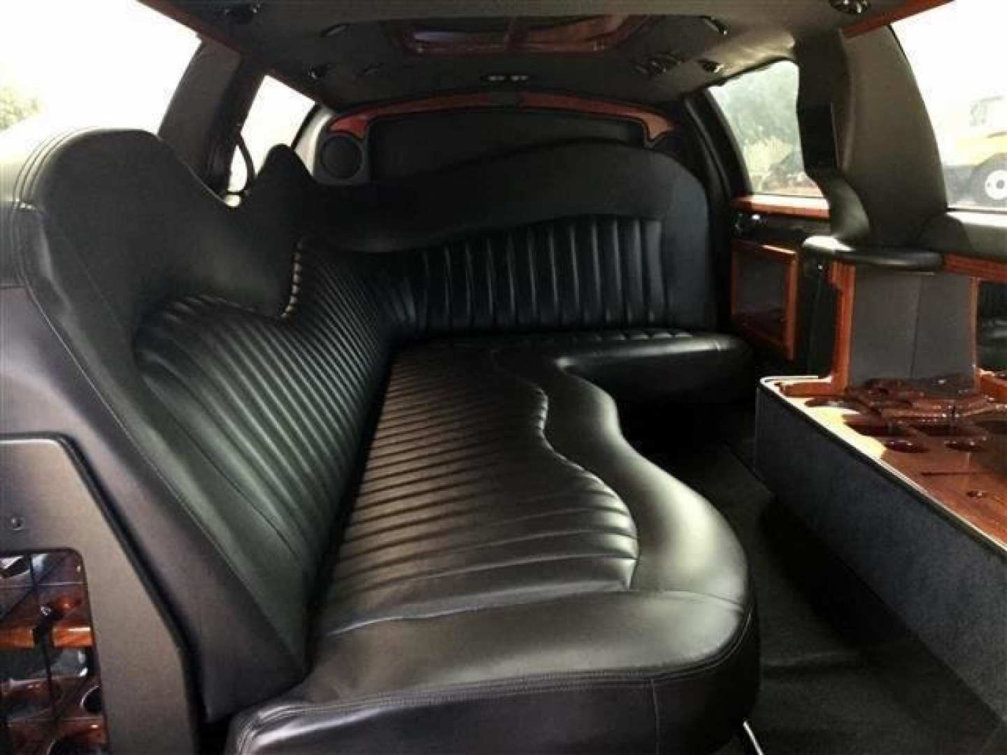 18th Image of a 2006 LINCOLN TOWN CAR EXECUTIVE