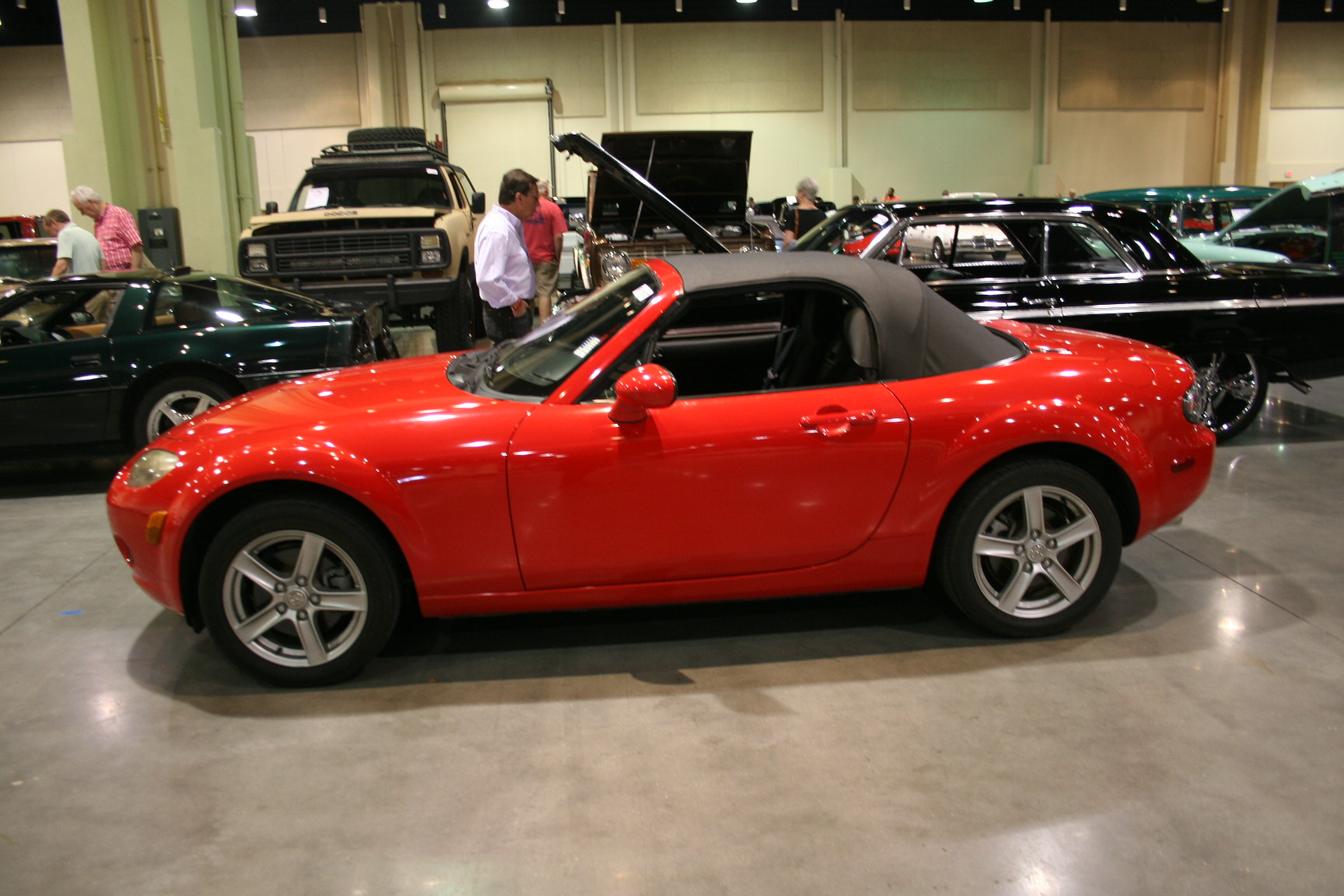 2nd Image of a 2006 MAZDA MIATA