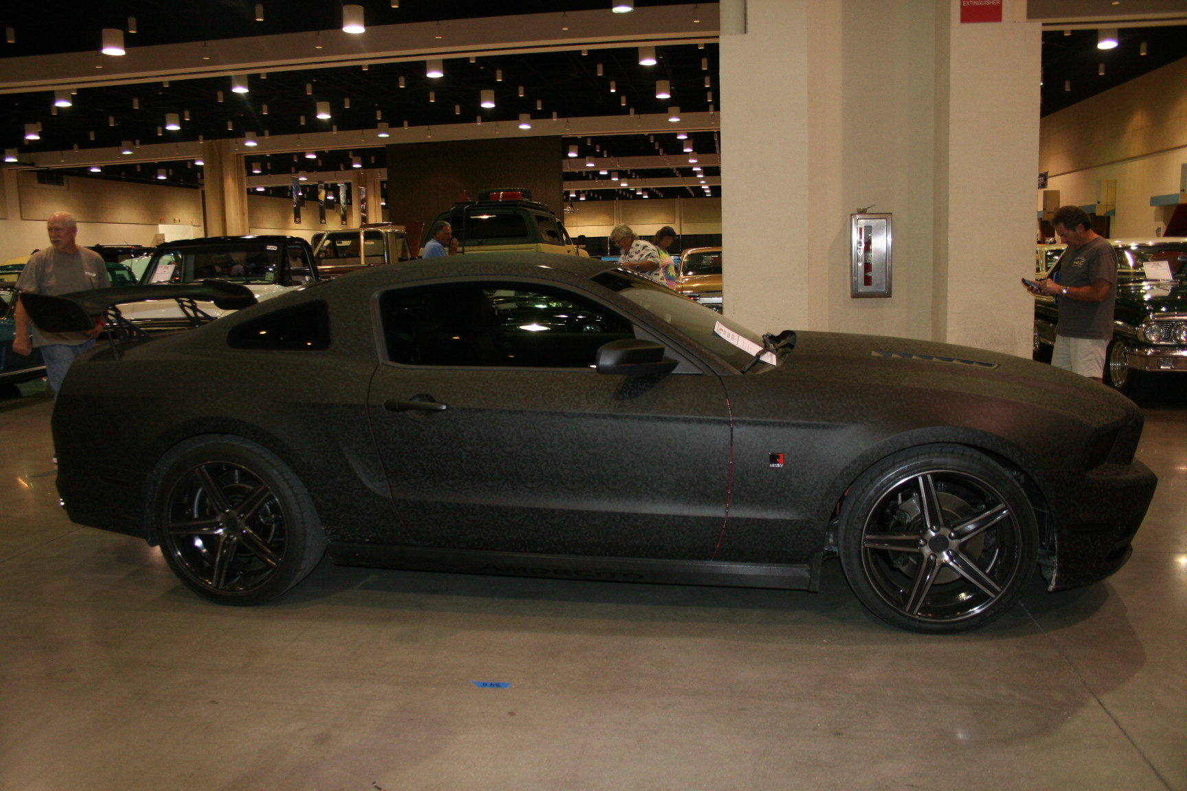 2nd Image of a 2014 FORD MUSTANG GT