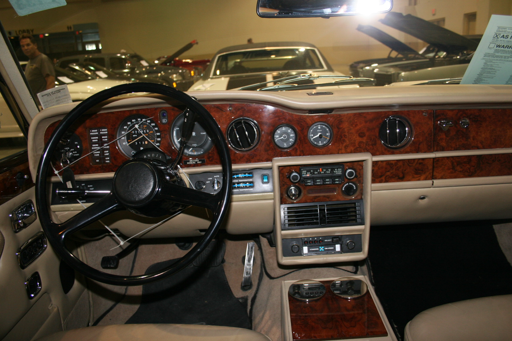 3rd Image of a 1977 ROLLS ROYCE SILVER SHADOW II