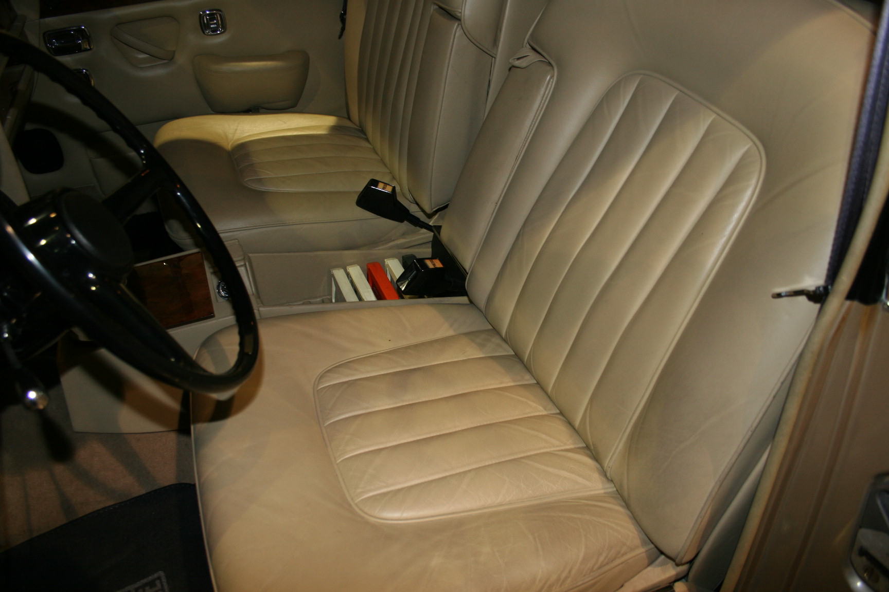 5th Image of a 1977 ROLLS ROYCE SILVER SHADOW II