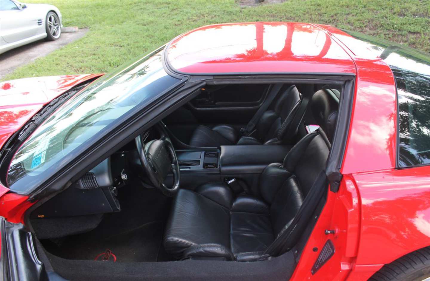 3rd Image of a 1993 CHEVROLET CORVETTE