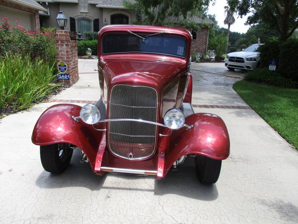 2nd Image of a 1932 FORD 3 WINDOW