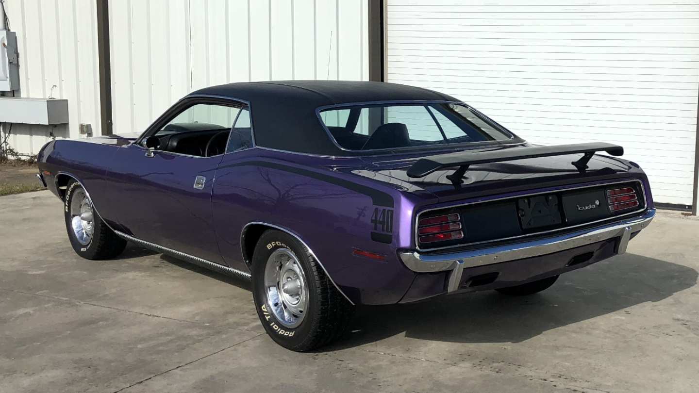 2nd Image of a 1970 PLYMOUTH BARRACUDA