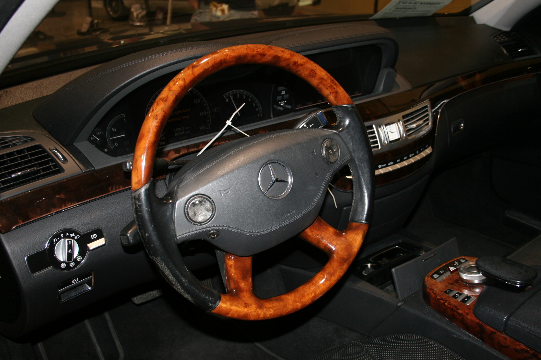 4th Image of a 2007 MERCEDES-BENZ S-CLASS S550