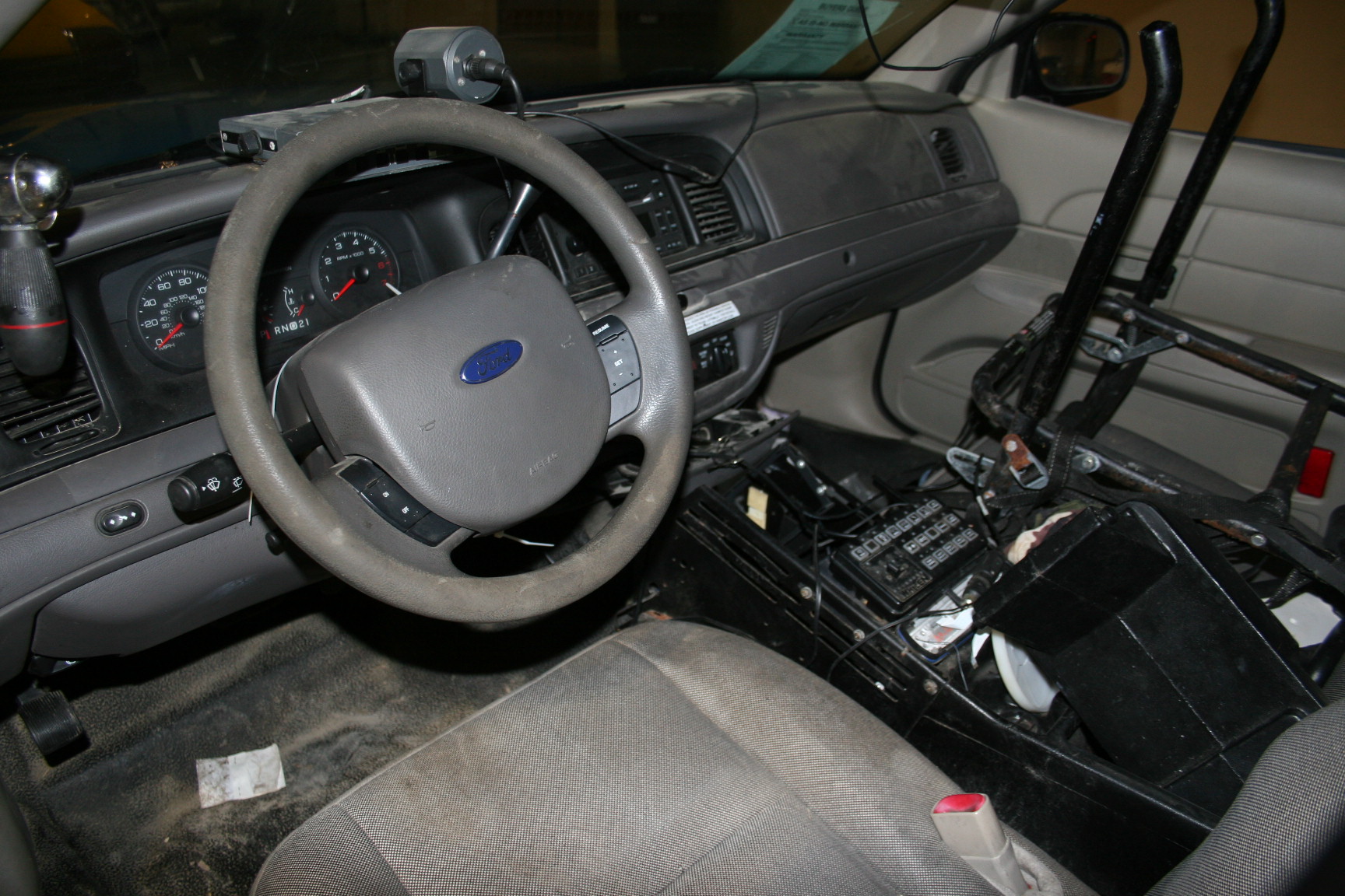 4th Image of a 2011 FORD CVC