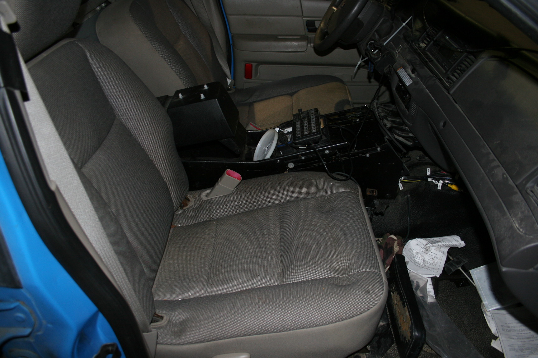 8th Image of a 2011 FORD CVC