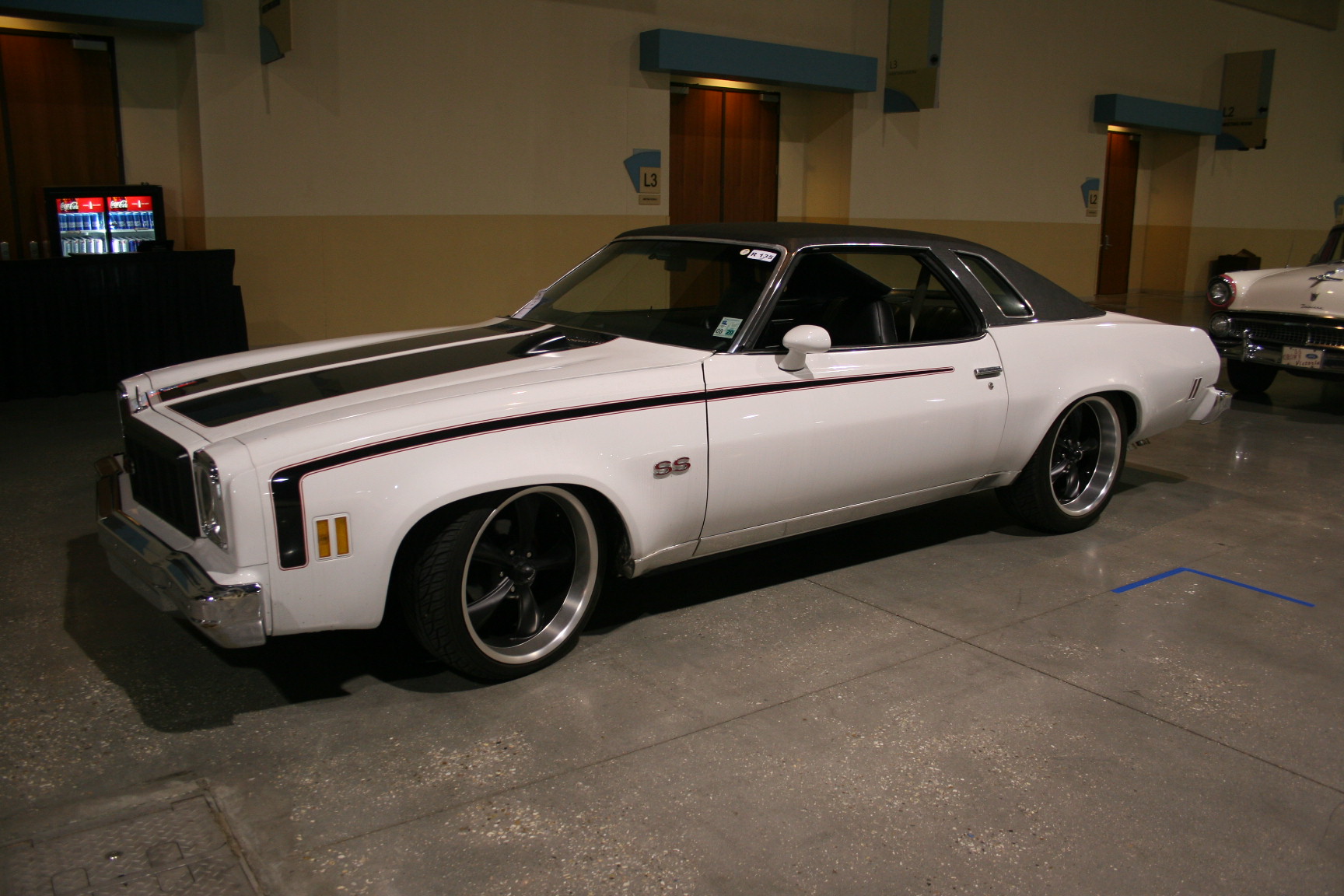 2nd Image of a 1975 CHEVROLET MALIBU