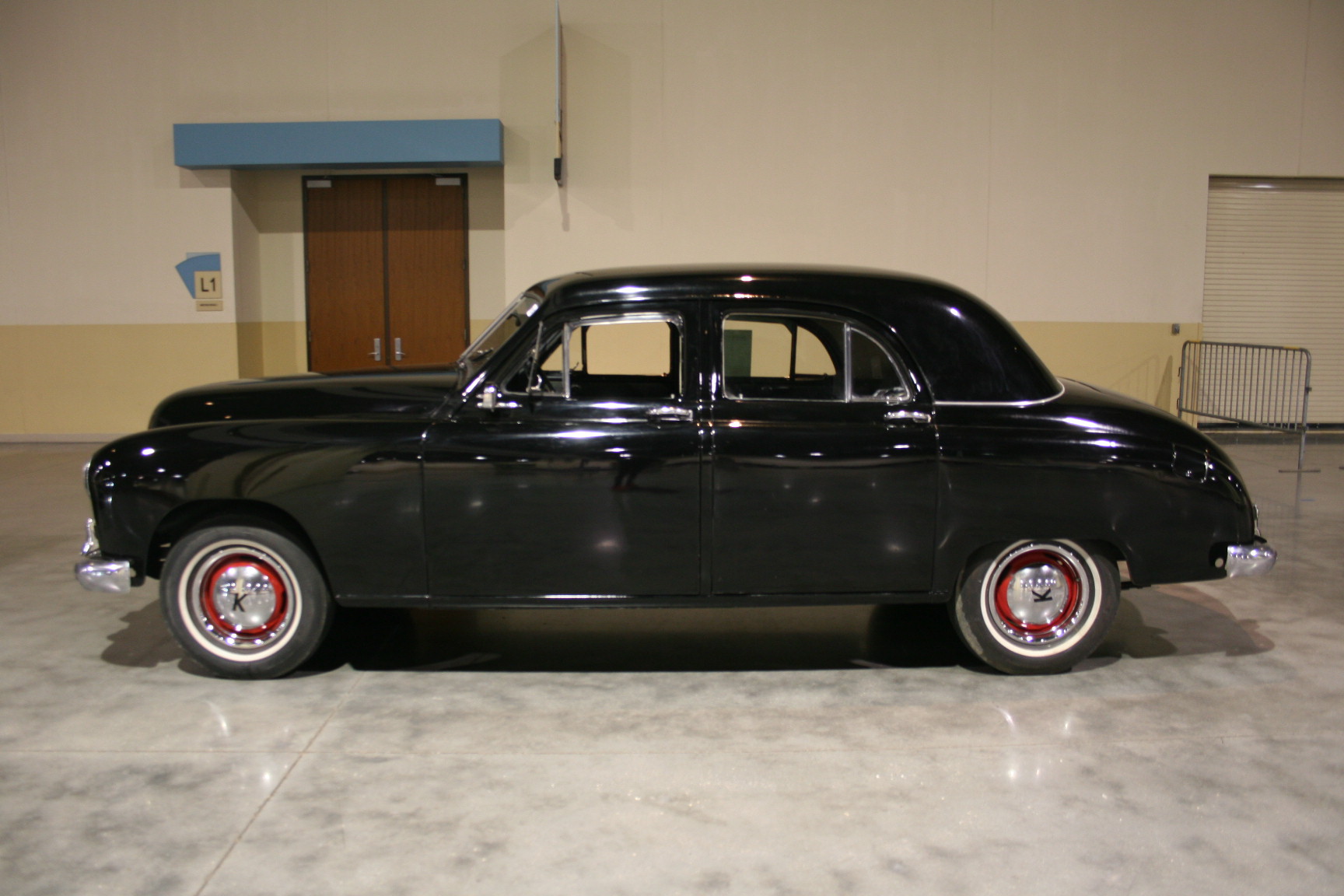 2nd Image of a 1948 KAISER SPECIAL