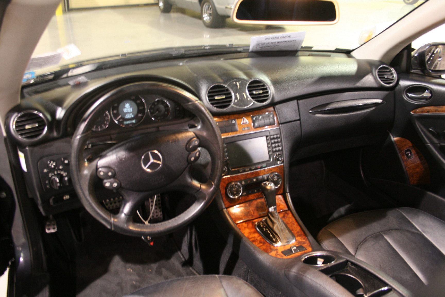 3rd Image of a 2008 MERCEDES-BENZ CLK-CLASS CLK550