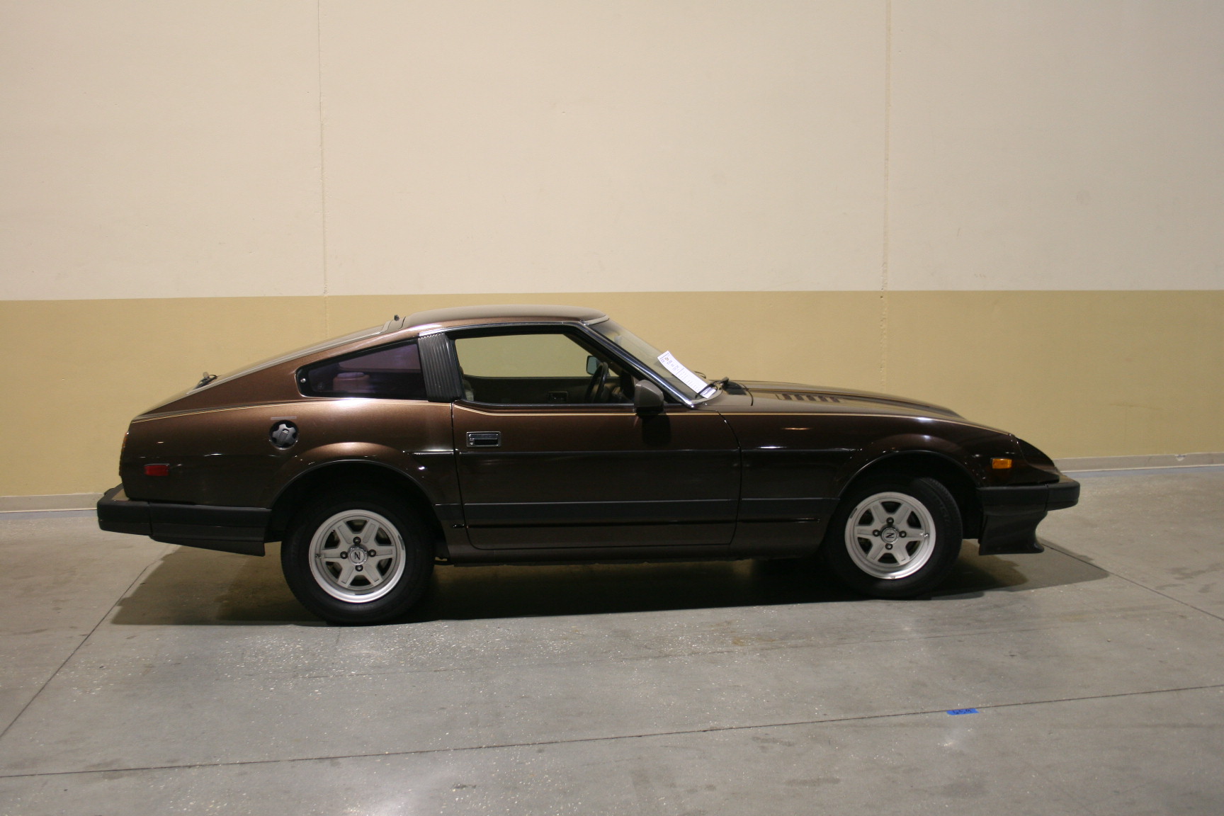 2nd Image of a 1982 NISSAN 280ZX