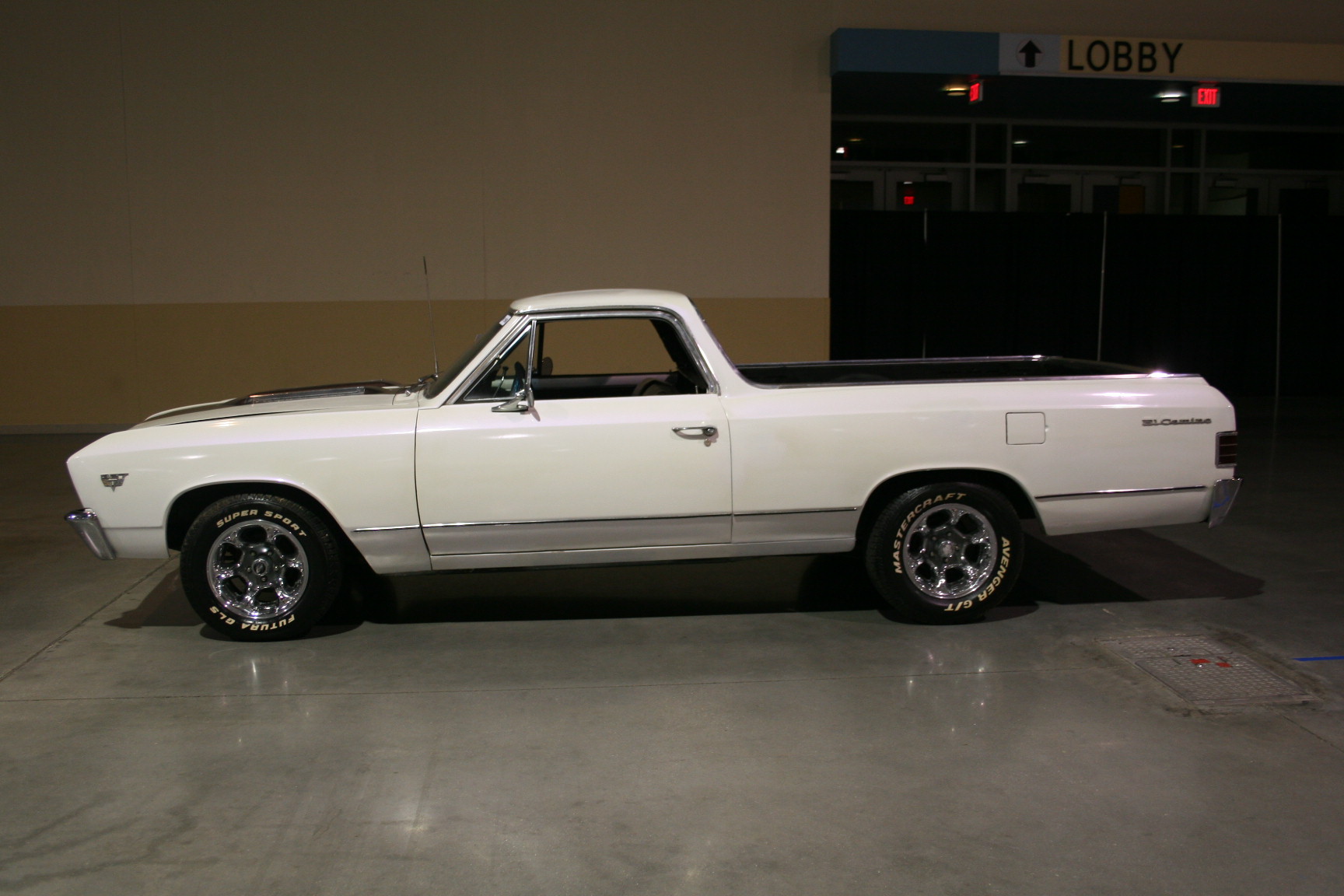 2nd Image of a 1967 CHEVROLET EL CAMINO