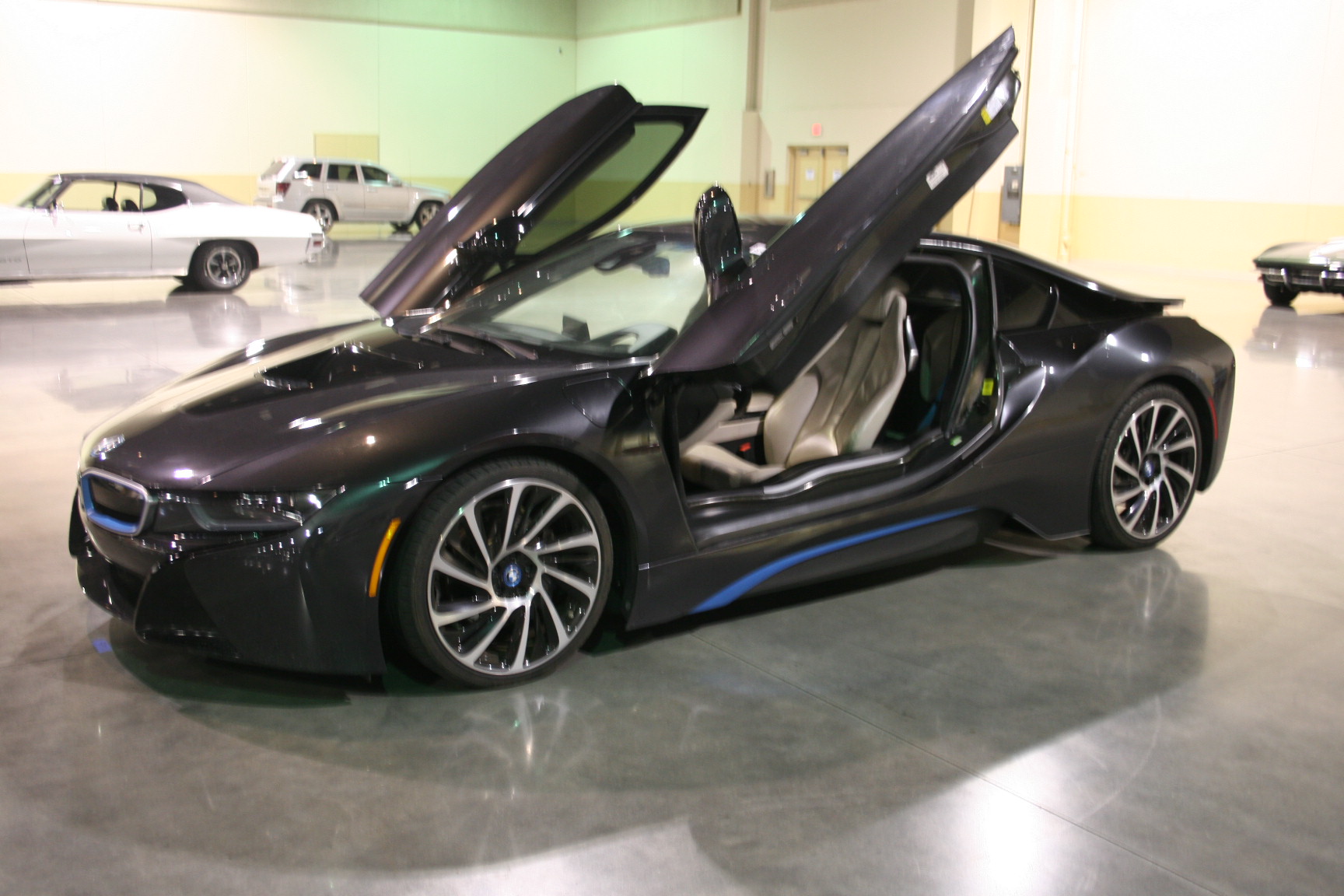 4th Image of a 2015 BMW I8