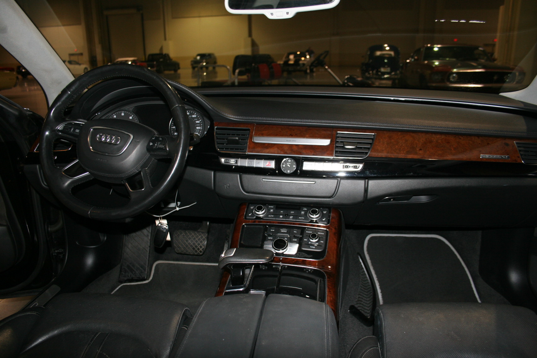 3rd Image of a 2012 AUDI A8 L QUATTRO