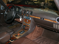 Image 6 of 9 of a 1987 MERCEDES-BENZ 560 560SL