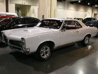 Image 2 of 10 of a 1967 PONTIAC GTO