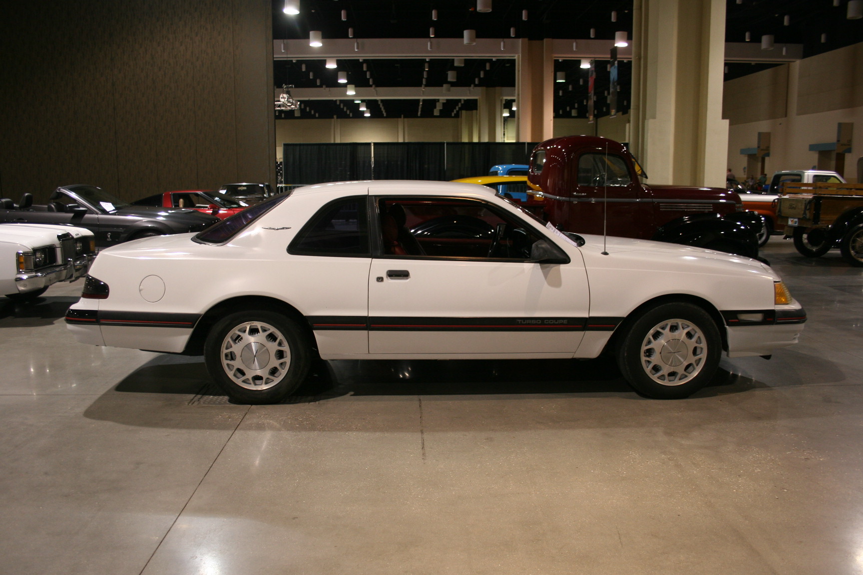 2nd Image of a 1988 FORD THUNDERBIRD TURBO