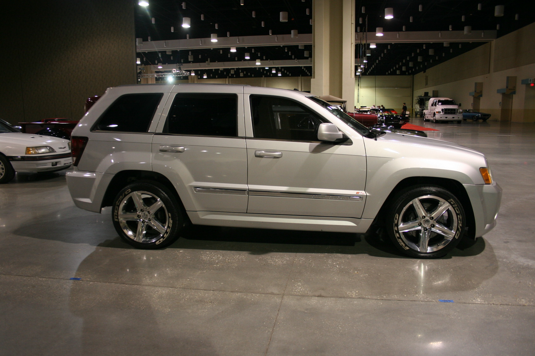 2nd Image of a 2008 JEEP GRAND CHEROKEE SRT-8