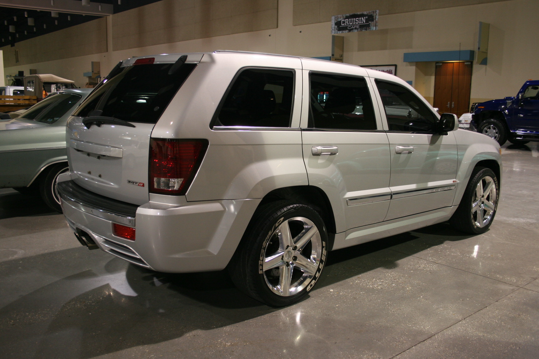 12th Image of a 2008 JEEP GRAND CHEROKEE SRT-8