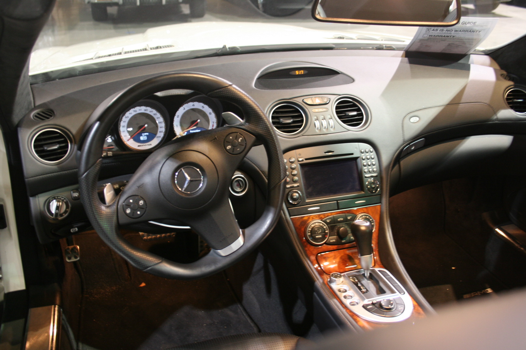 3rd Image of a 2011 MERCEDES-BENZ SL63 AMG