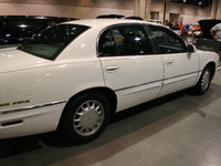 Image 8 of 9 of a 1997 BUICK PARK AVENUE