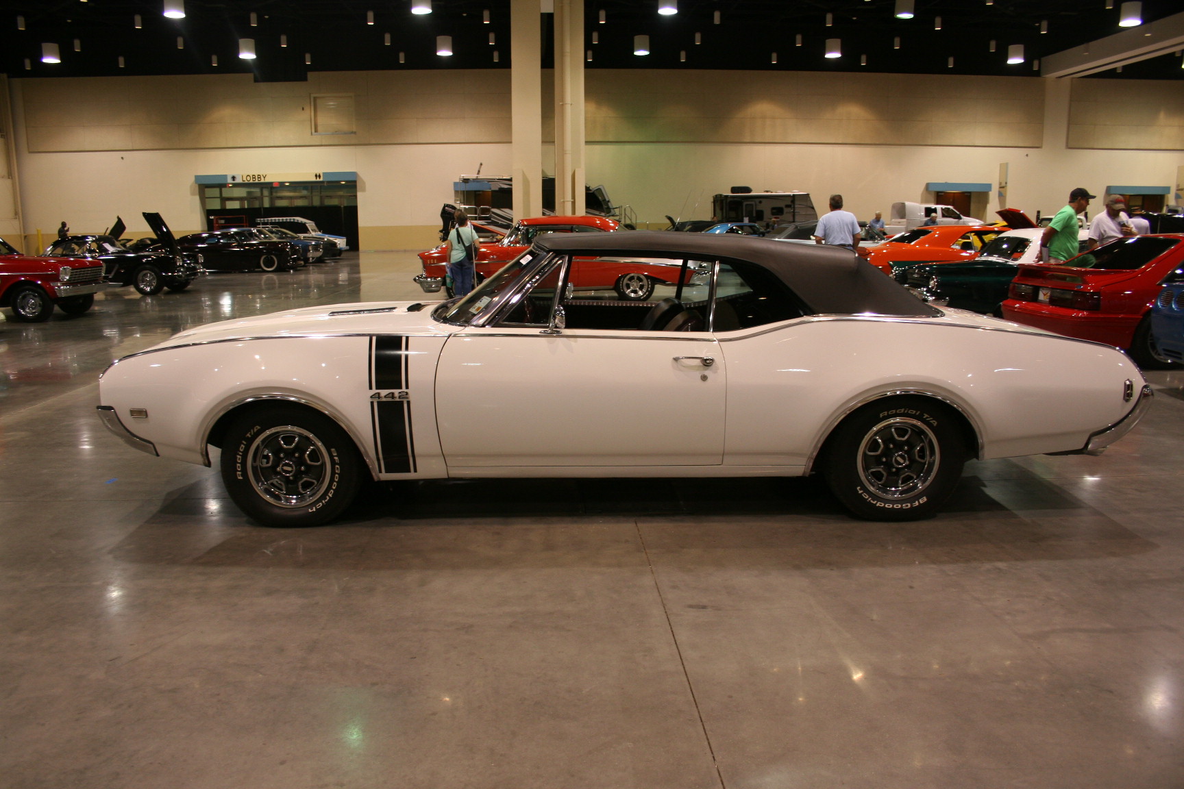 2nd Image of a 1968 OLDSMOBILE 442