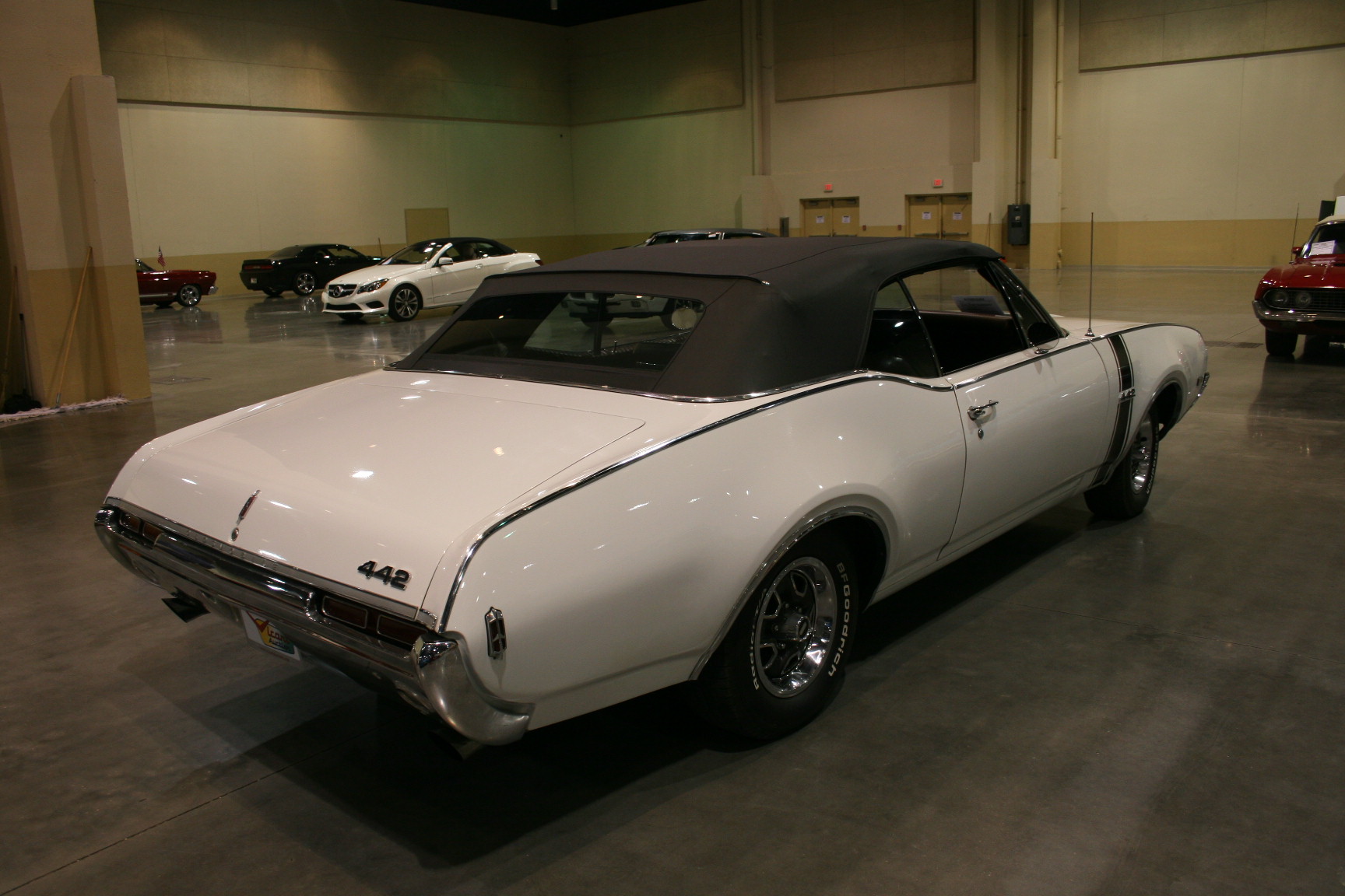 8th Image of a 1968 OLDSMOBILE 442