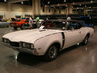 Image 2 of 10 of a 1968 OLDSMOBILE 442