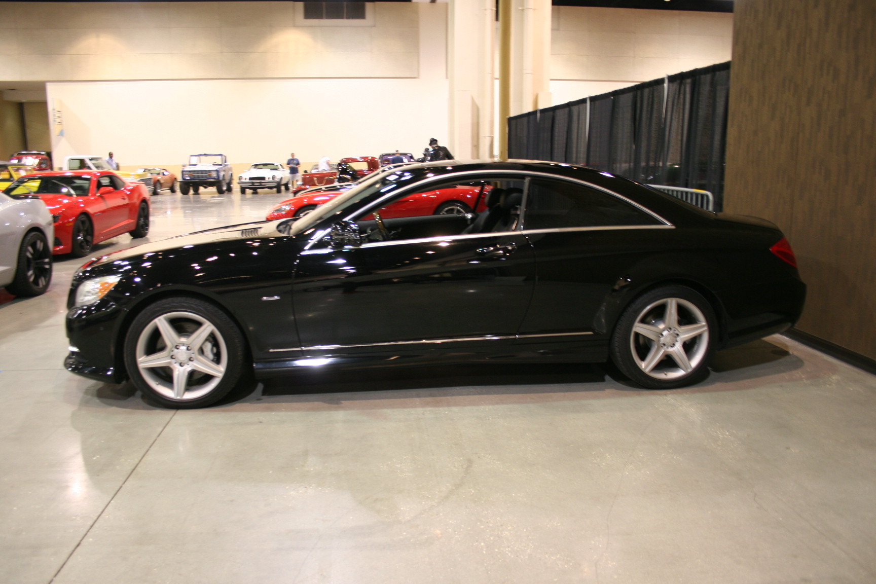 2nd Image of a 2011 MERCEDES-BENZ CL-CLASS CL550 SPORT